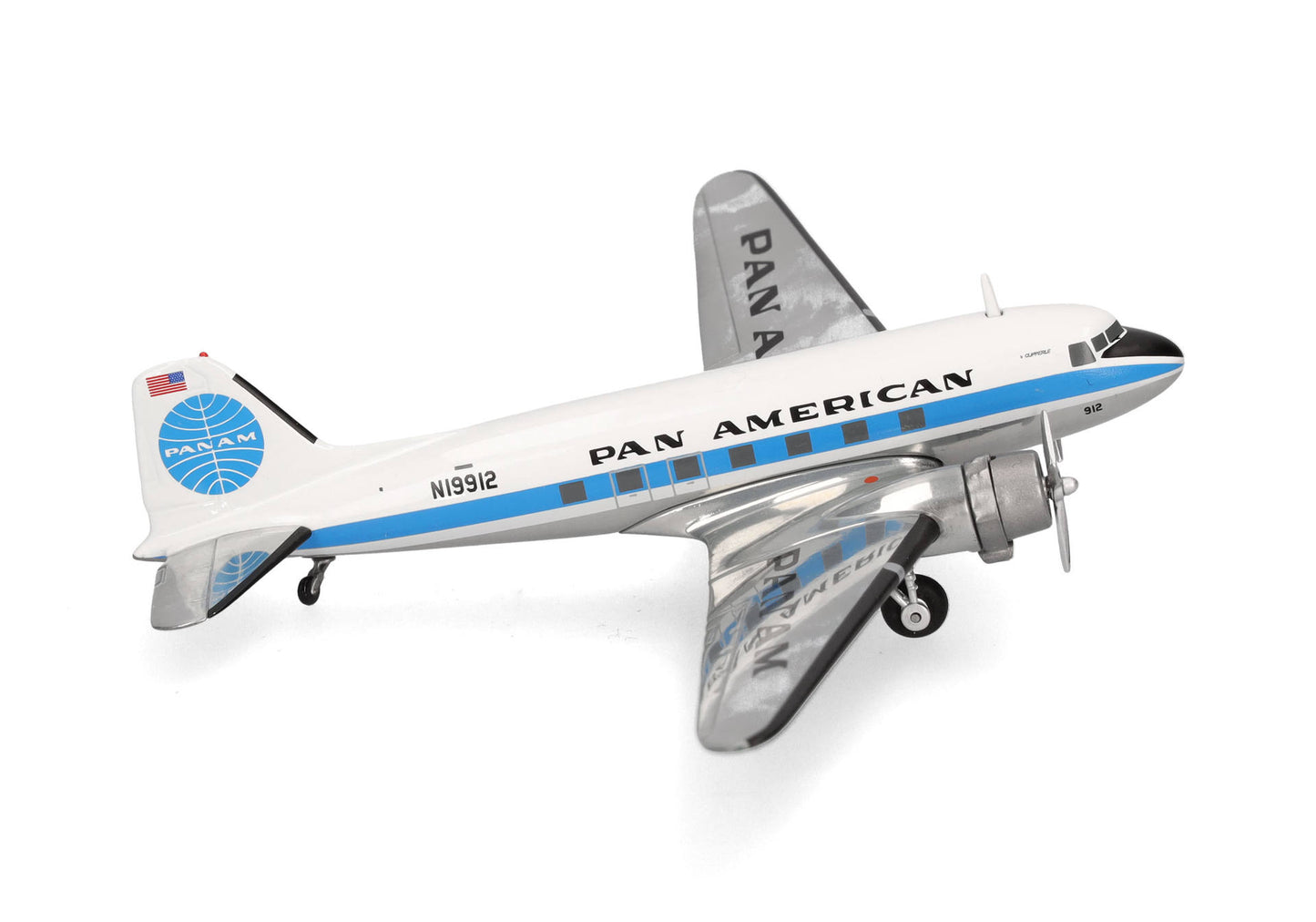 Douglas DC-3 Pan American World Airways - 1/200 Scale Herpa Wings 573382