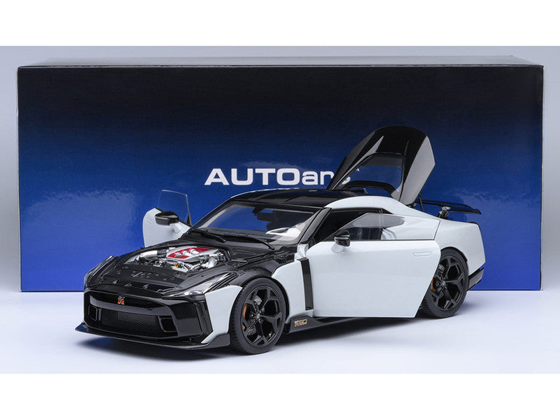 Nissan GT-R50 by Italdesign Metallic White / Black - 1/18 Scale - Auto Art - AA77511