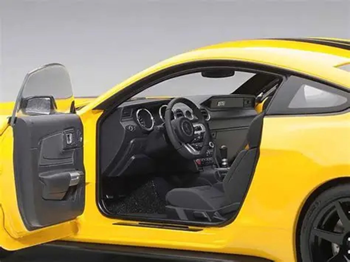 Ford Shelby Gt-350R Triple Yellow Black Stripes 1/18 Scale Auto Art AA72932