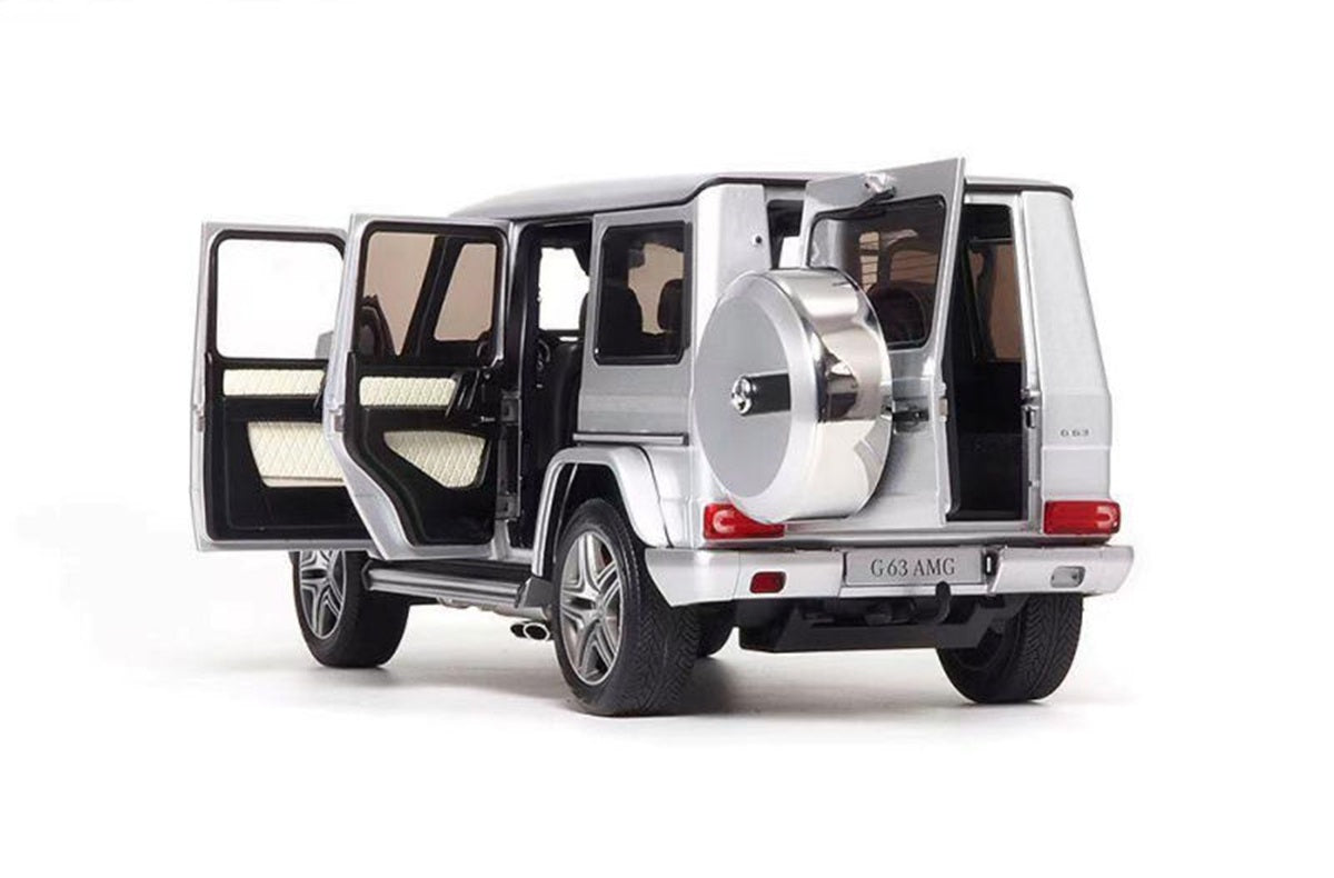 Mercedes- Benz AMG G63 2017 Silver 1/18 Scale Auto Art AA76323