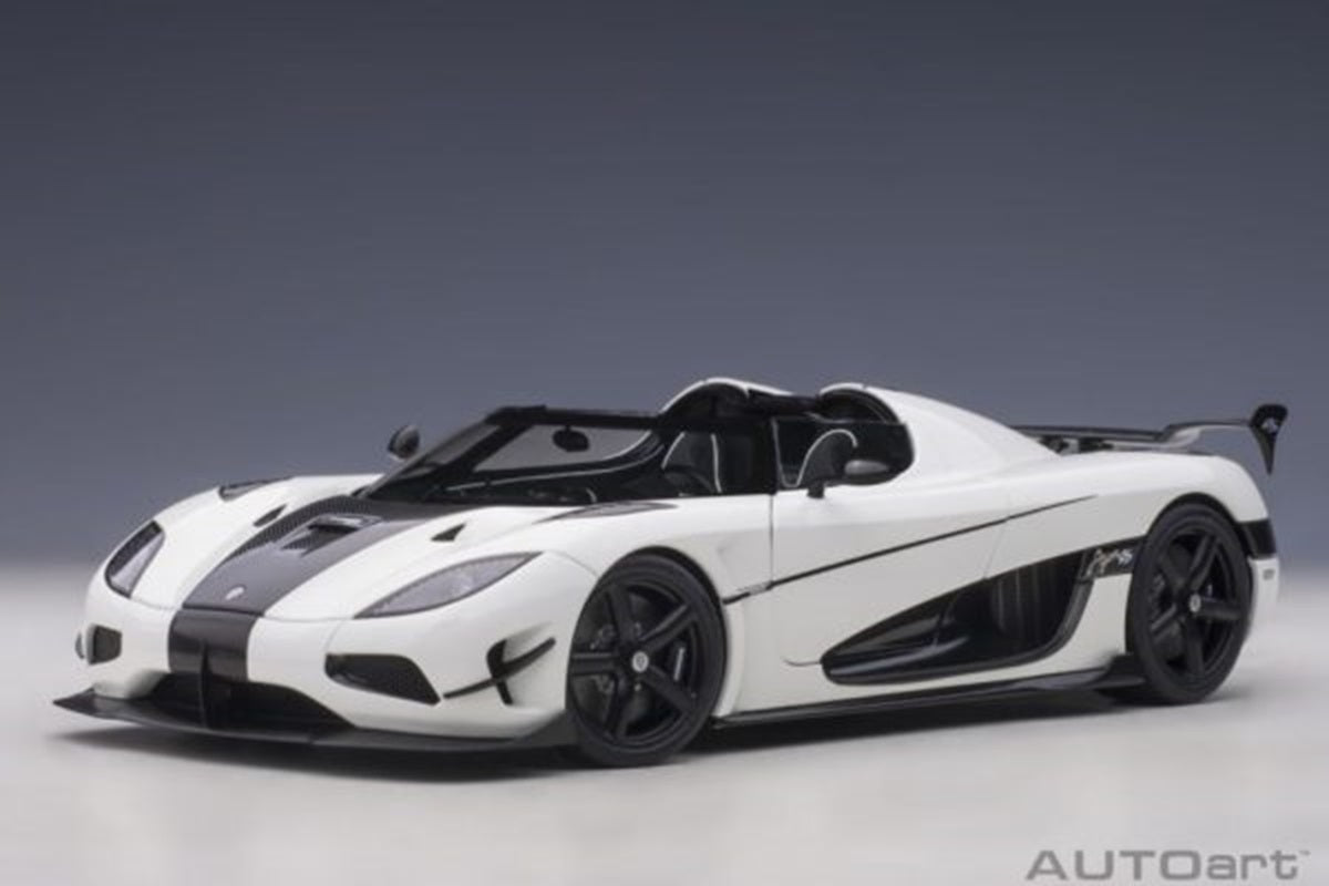 Koenigsegg Agera RS White/Black 1/18 Scale Auto Art AA79021