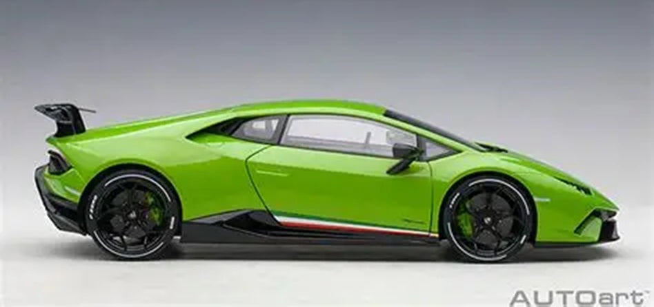 Lamborghini Huracan Performante Pearl Green 1/18 Scale Auto Art AA79154