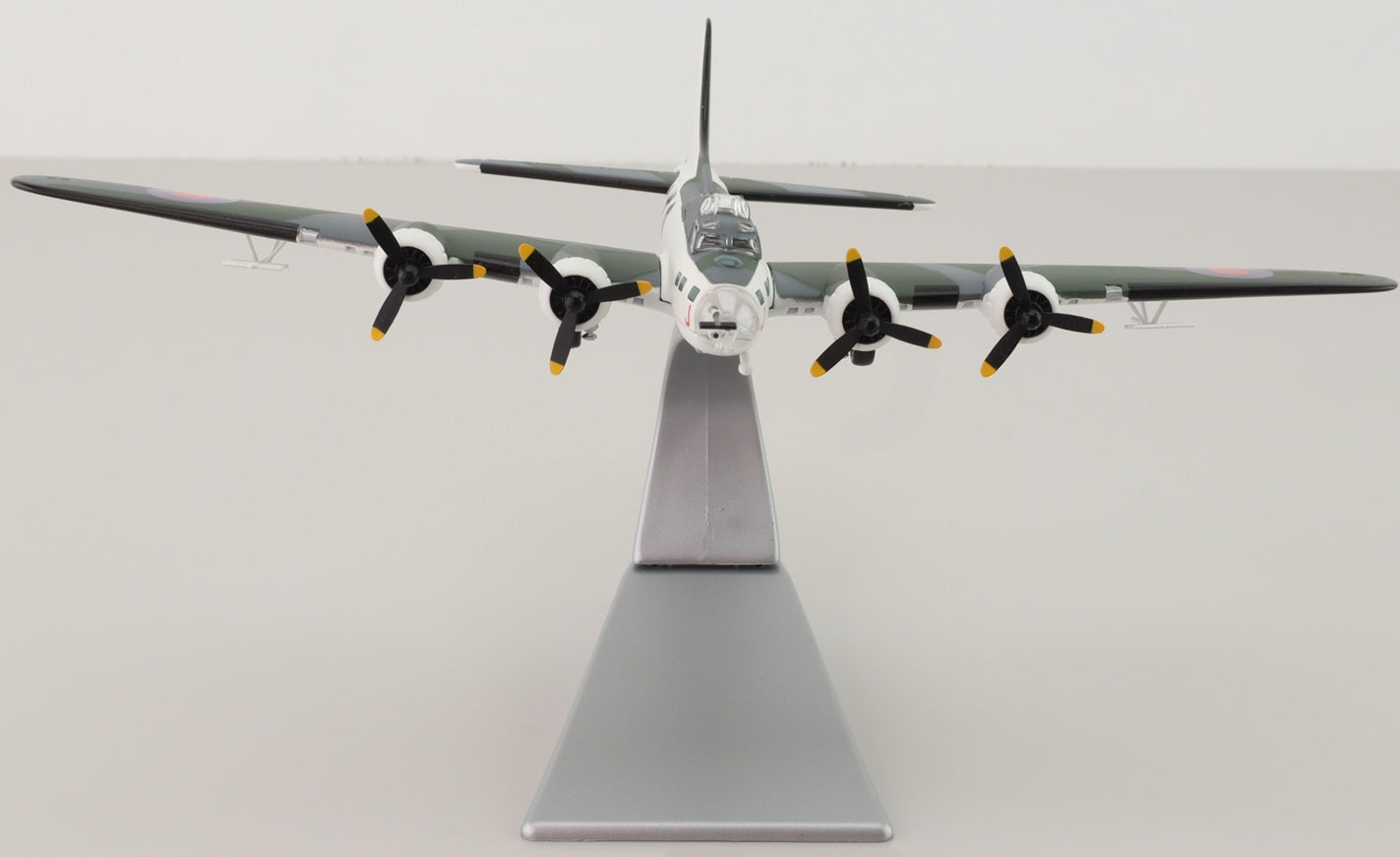 Boeing 299 Fortress IIA 1/144 Scale Corgi COR48203