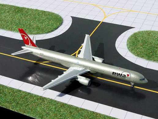 Boeing 757-300 Northwest Airlines - 1/400 Scale Gemini Jets GJNWA407