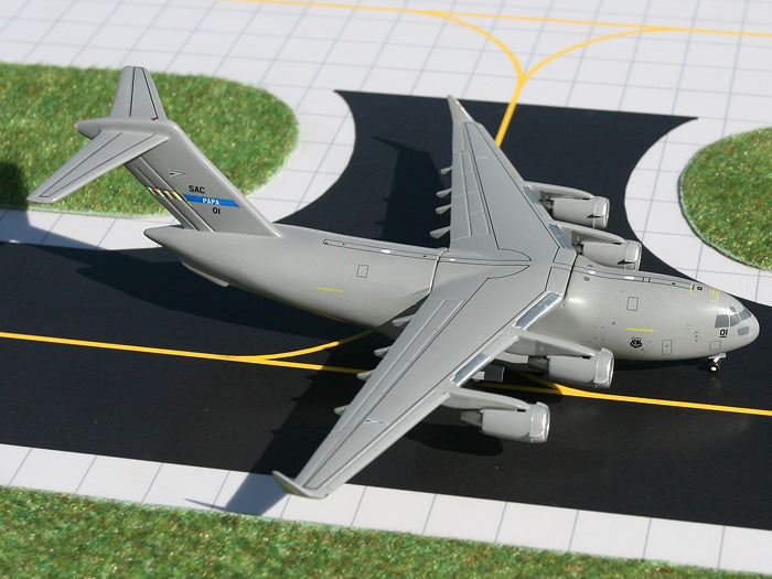 Boeing C-17 NATO - 1/400 Scale Gemini Jets GMNAT040