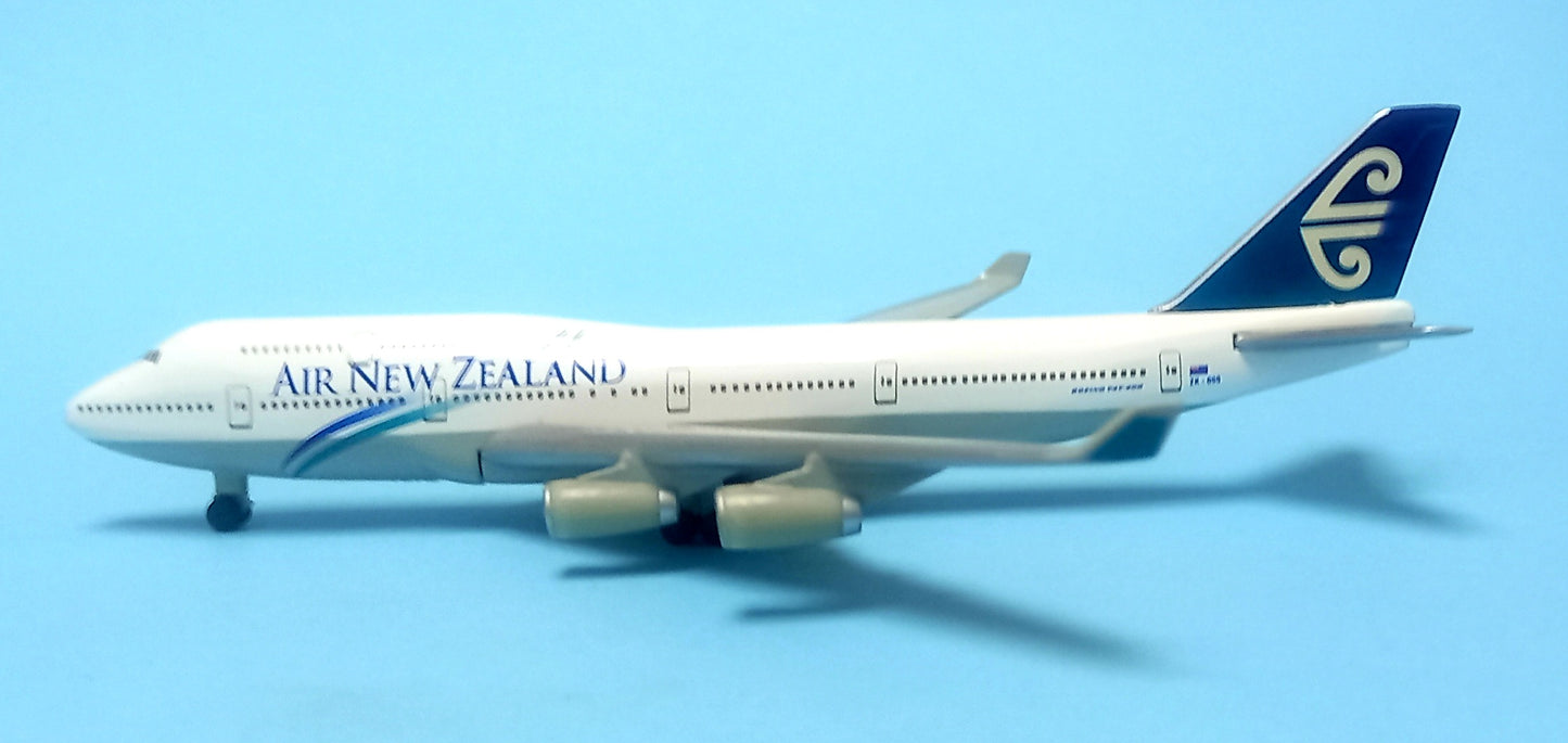 Boeing 747-400 Air New Zealand - 1/500 Scale Herpa Wings 500678