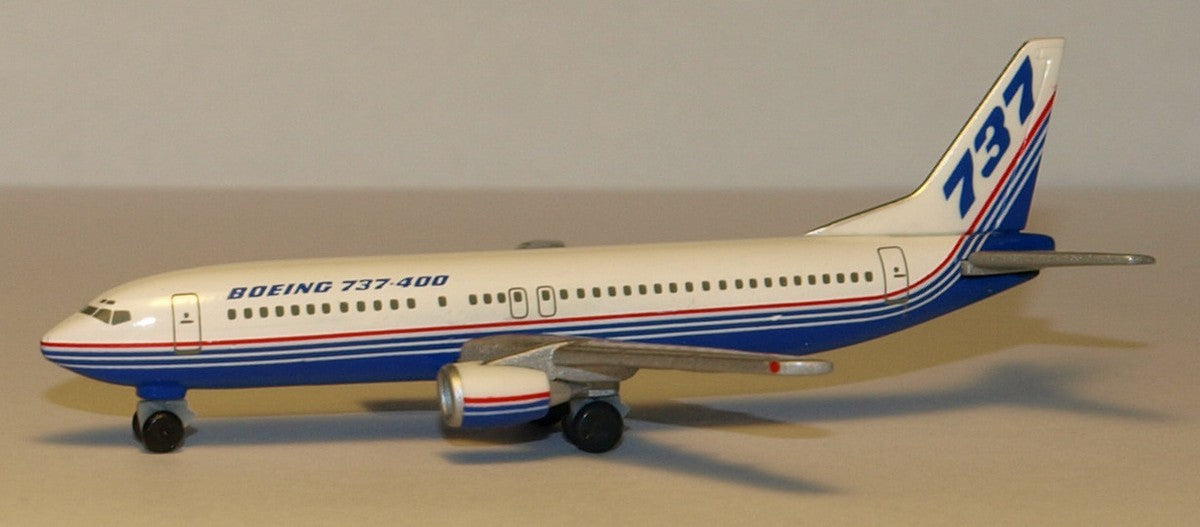 Boeing 737-400 Boeing House Colours - 1/500 Scale Herpa Wings HW5 501293