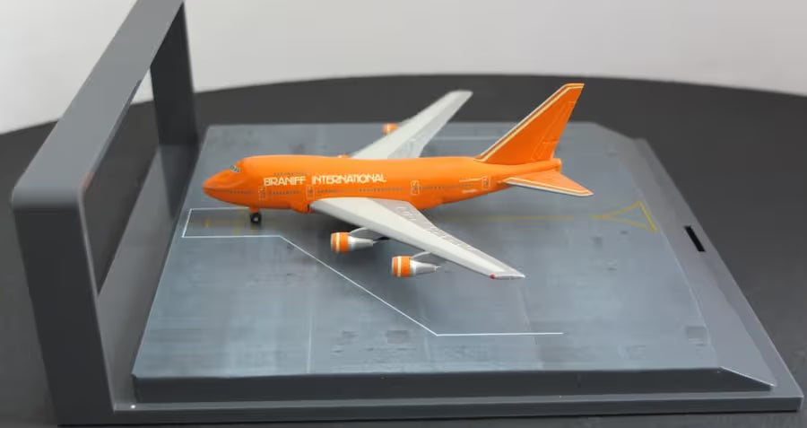 Boeing 747SP Braniff International - 1/500 Scale Herpa Wings HW511605