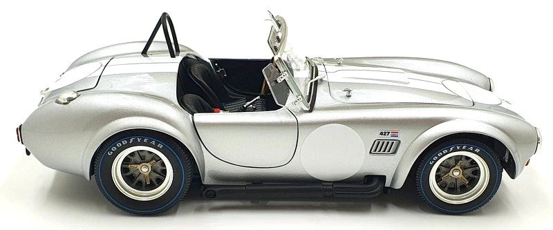 SHELBY COBRA 427 S/C SILVER/WHITE 1/18 Scale Kyosho KYO08047S
