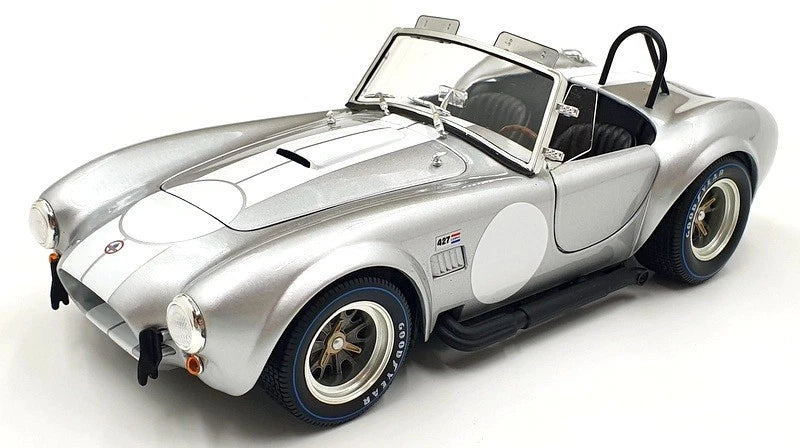 SHELBY COBRA 427 S/C SILVER/WHITE 1/18 Scale Kyosho KYO08047S
