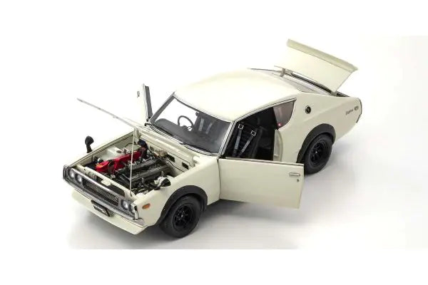 NISSAN SKYLINE 2000 GT-R KPGC110 WHITE 1/18 Scale Kyosho KYO08255W
