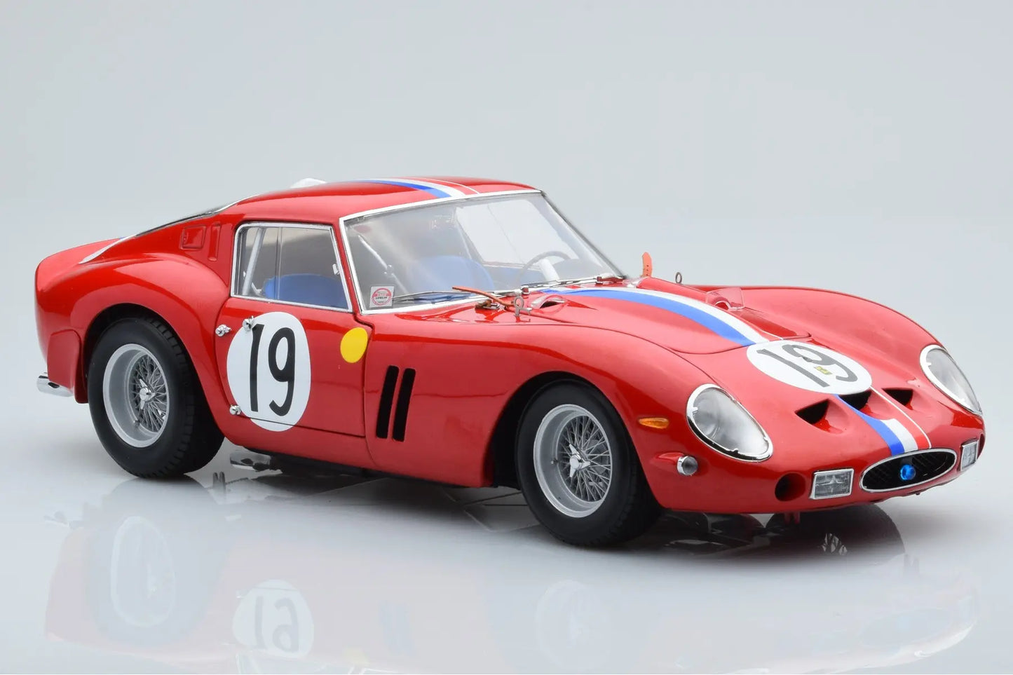 FERRARI 250 GTO 1962 LM#19 RED 1/18 Scale Kyosho KYO08438A