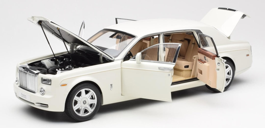ROLLS ROYCE PHANTOM EXT W/BASE WHT 1/18 Scale Kyosho KYO08841EW