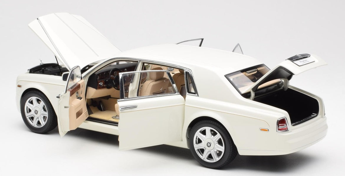 ROLLS ROYCE PHANTOM EXT W/BASE WHT 1/18 Scale Kyosho KYO08841EW