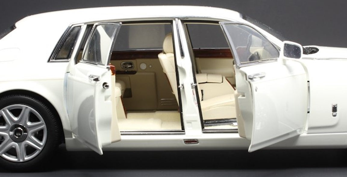 ROLLS ROYCE PHANTOM EXT W/BASE WHT 1/18 Scale Kyosho KYO08841EW