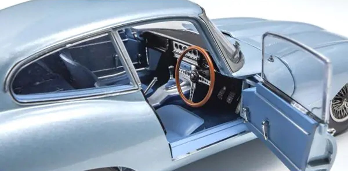JAGUAR E-TYPE SILVER BLUE METALLIC 1/18 Scale Kyosho KYO08954SBL