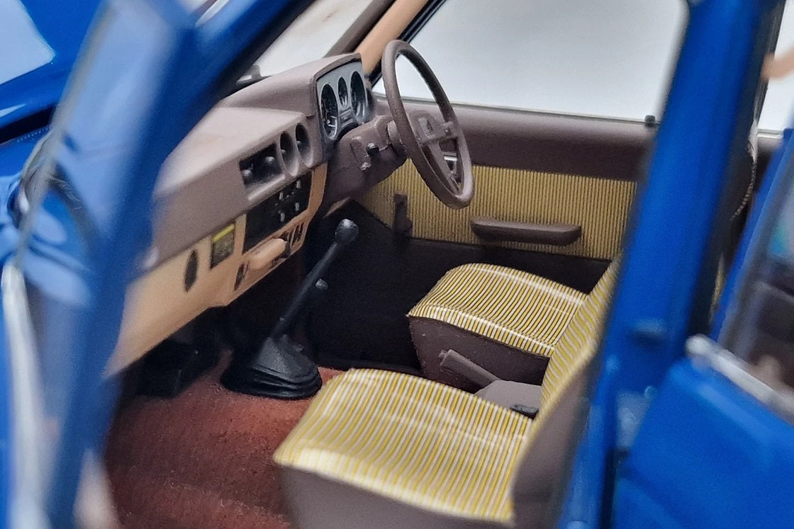 TOYOTA LANDCRUISER 60 BLUE 1/18 Scale Kyosho KYO08956XBL