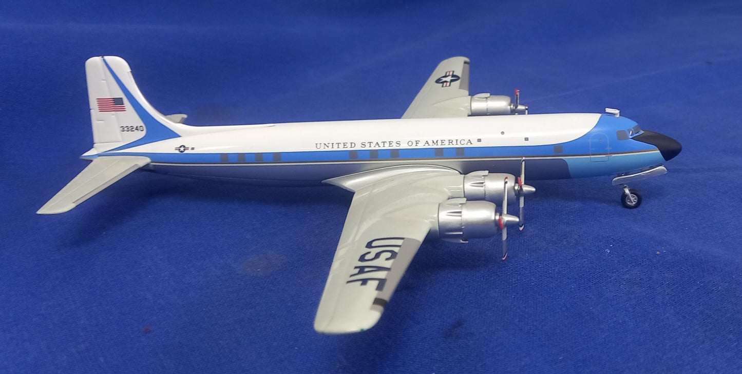 Douglas VC-118 United States Air Force - 1/200 Scale Hobby Master HL5009 MDC-20
