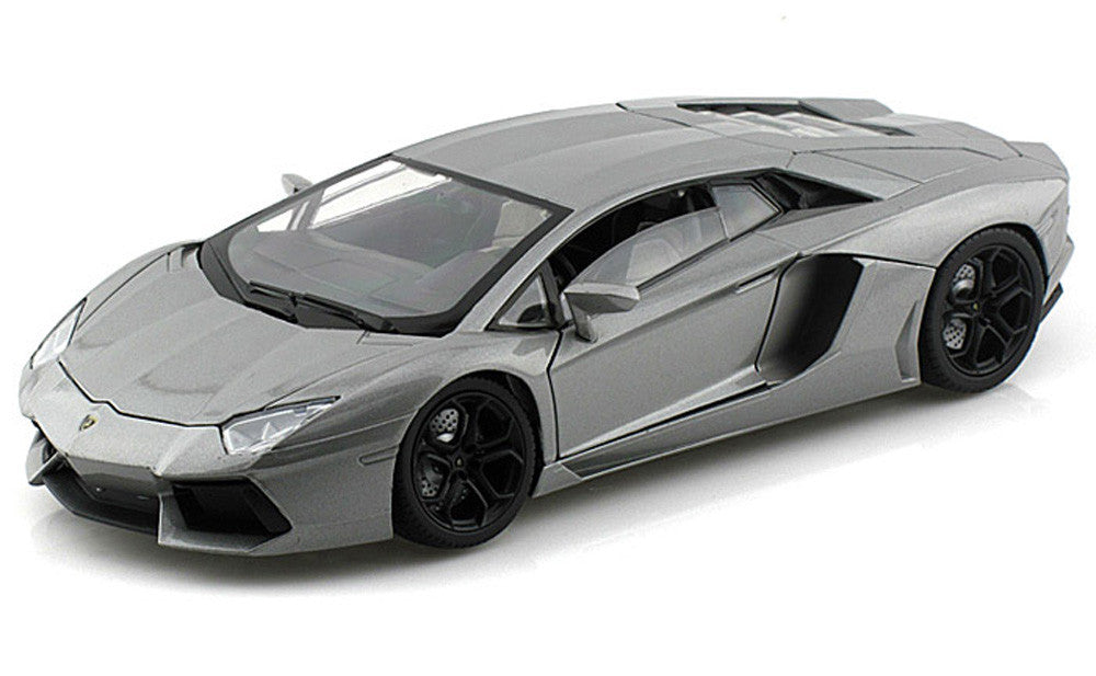 Lamborghini Aventador LP700-4 Grigio Estoque - 1/18 Scale MotorMax MOT79154