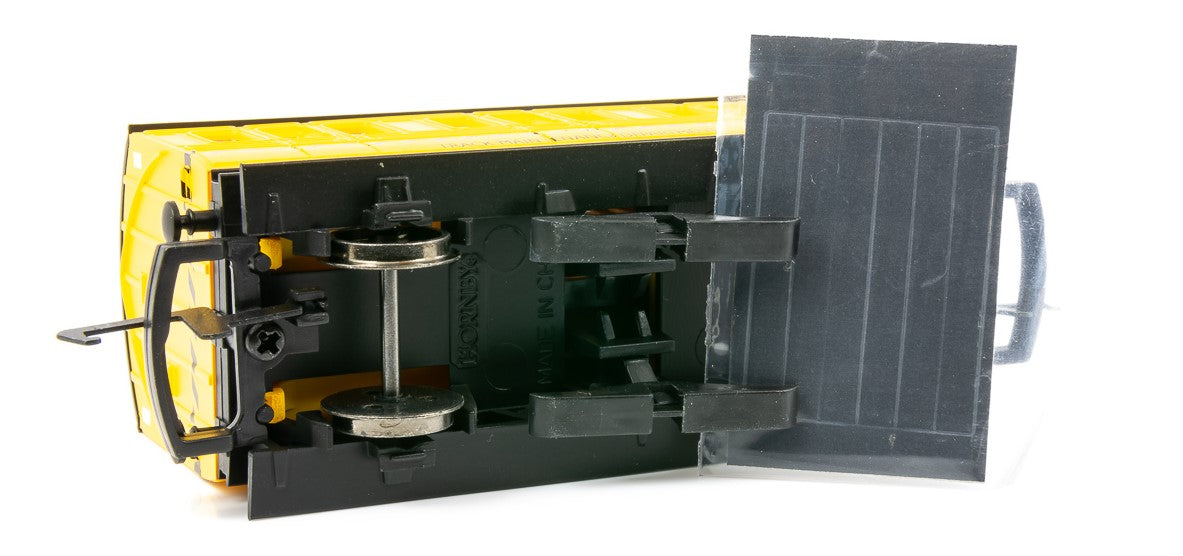 Track Cleaning Coach - 00 Gauge Hornby R296