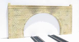 2 x Double Stone Tunnel Portals - 00 Gauge Hornby R8511