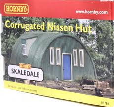 Corrugated Nissen Hut - 00 Gauge Hornby R8788