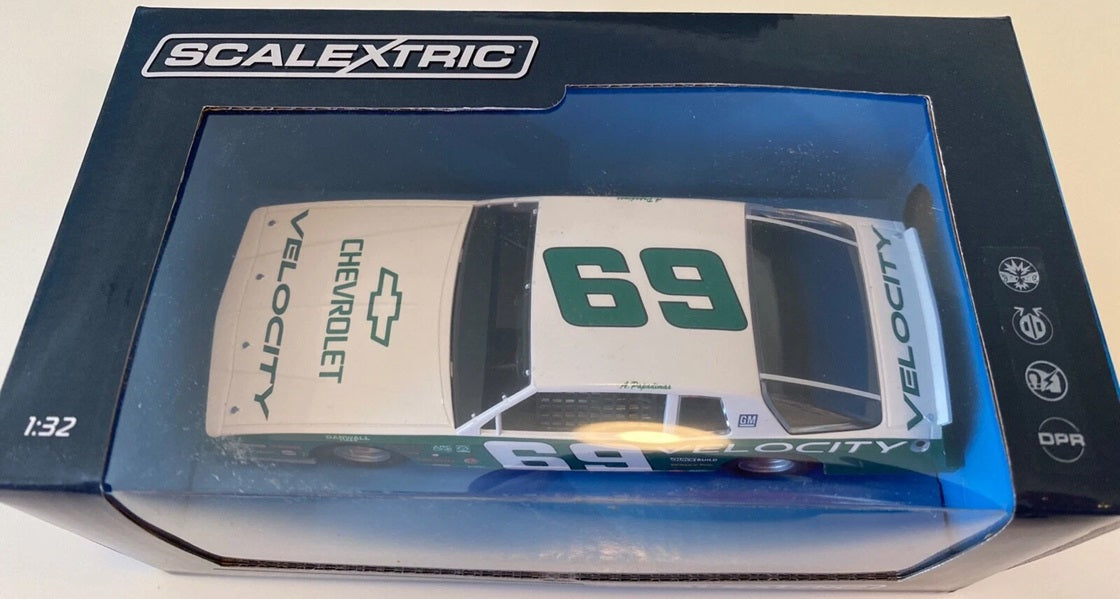 Chevrolet Monte Carlo 1986 No.69 Green/W 1/32 Scale Scalextric SCAC3947