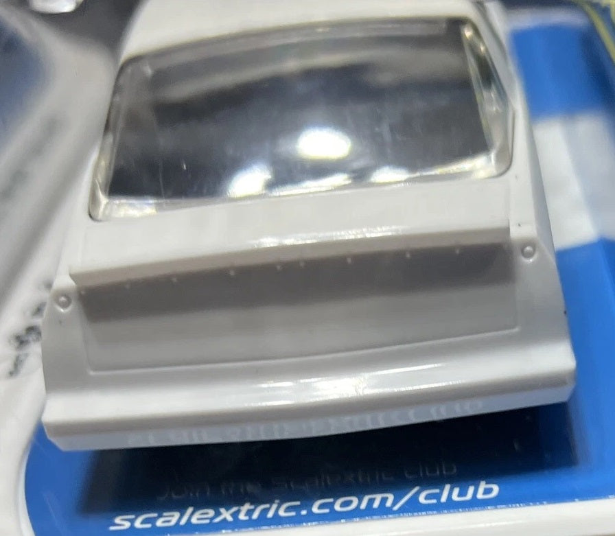 Chevrolet Monte Carlo 1986 White 1/32 Scalextric SCAC4072