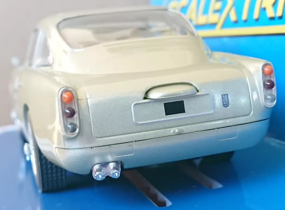 Aston Martin DB5 White Gold AMOC Brands Hatch 1/32 Scale Scalextric SCAC4166