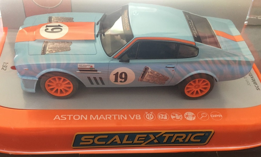 Aston Martin V8 Gulf Edition Rikki Cann 1/32 Scale Scalextric SCAC4209