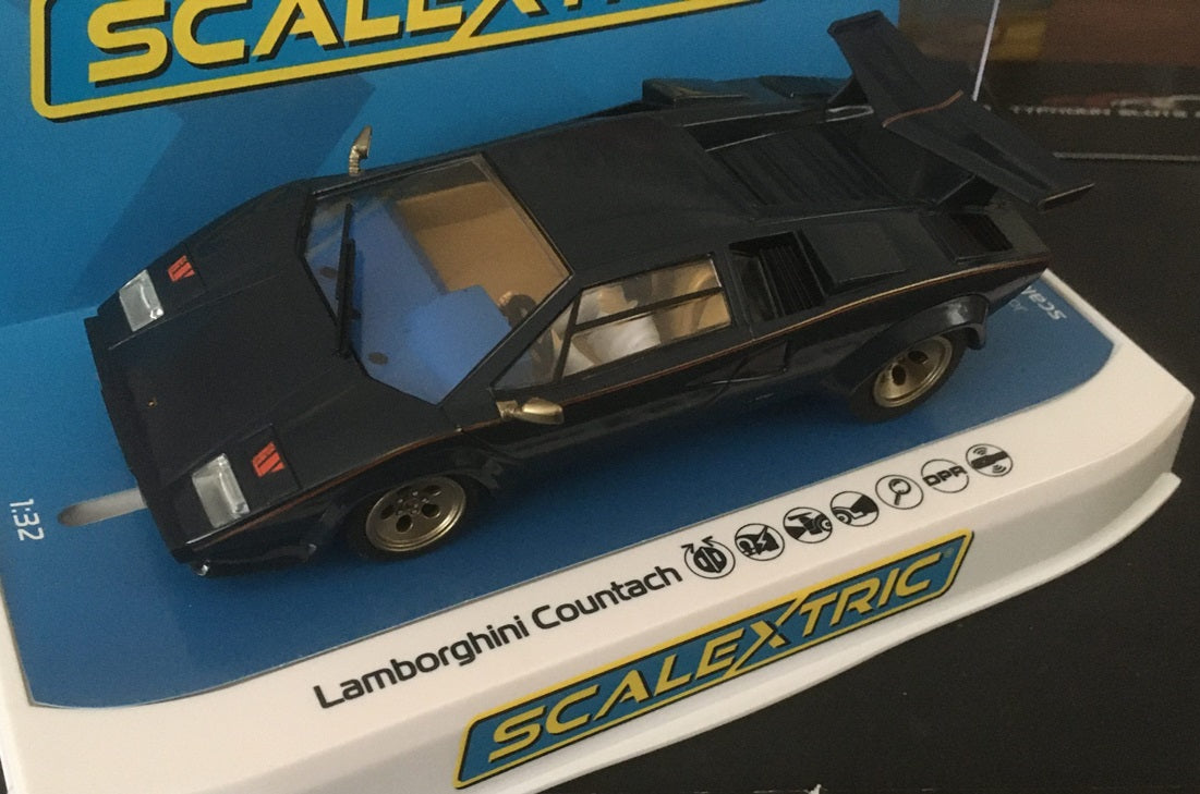 Lamborghini Countach Blue+ Gold 1/32 Scale Scalextric SCAC4411