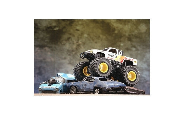 Toyota HiLux Monster Racer Jr. - 1/32 Scale Tamiya 17009