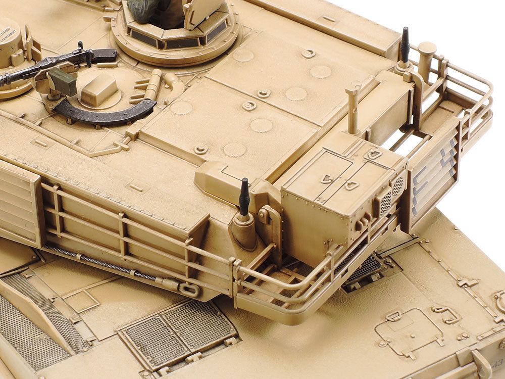 US Main Battle tank M1A2 Abrams 1/48 Scale Tamiya 32592