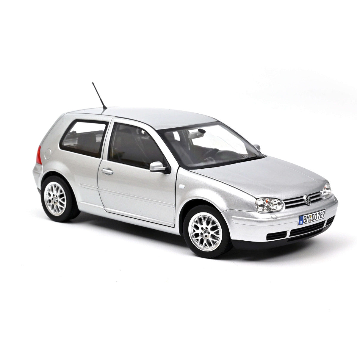 VW GOLF GTI SILVER 1998 1/18 Scale NOREV MTDNOR188570