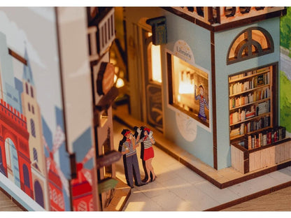 Tiny Adventures Paris Book Nook - Revell - REV00539