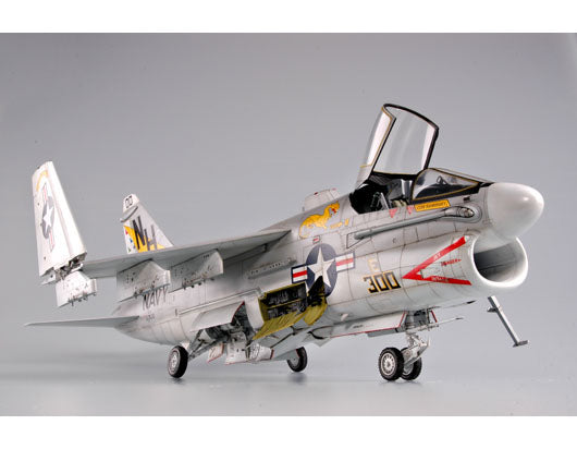 A-7E Corsair II - 1/32 Scale - Trumpeter - TRU02231