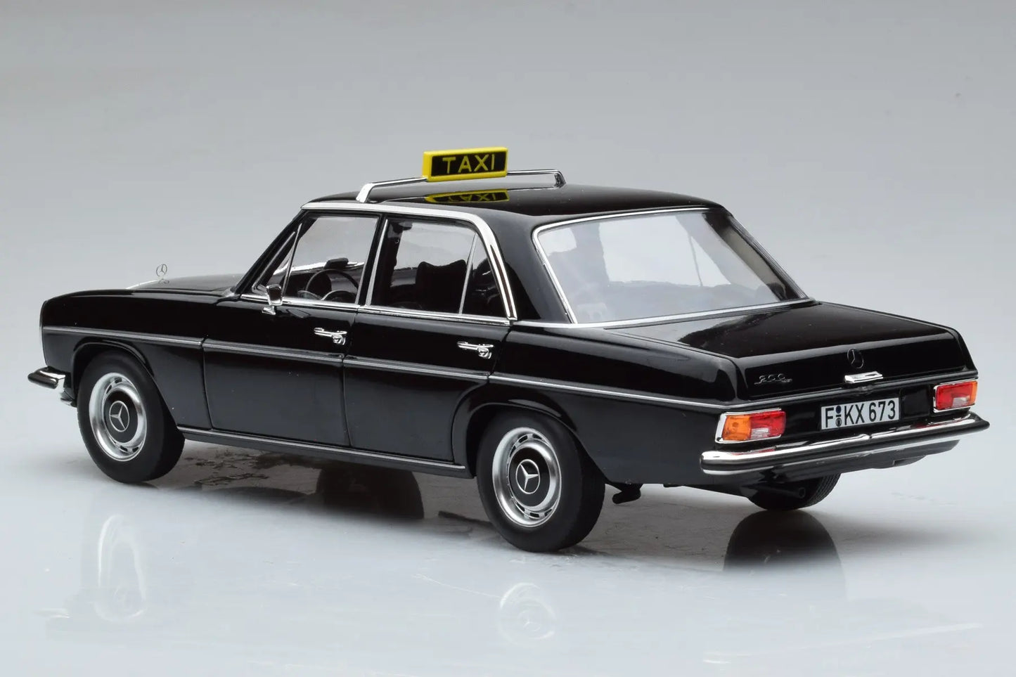 MERCEDES-BENZ 200 1968 T TAXI BLACK 1968 1/18 Scale NOREV MTDNOR183776