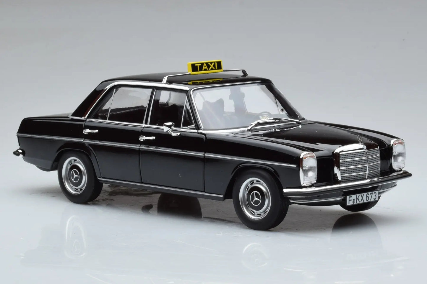 MERCEDES-BENZ 200 1968 T TAXI BLACK 1968 1/18 Scale NOREV MTDNOR183776