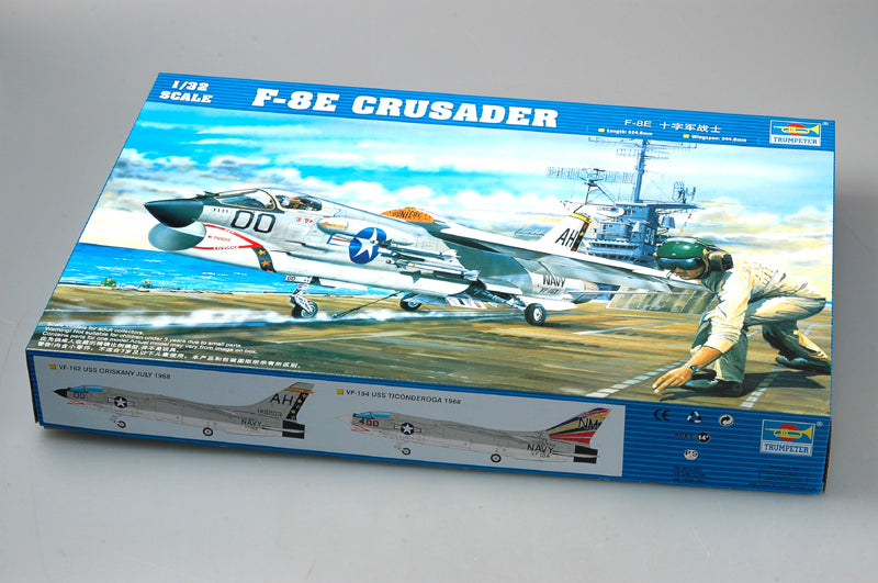 F-8E Crusader - 1/32 Scale - Trumpeter - TRU02272
