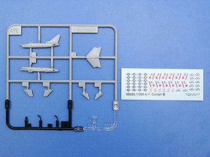 A-7E Corsair II 6 in Box - 1/350 Scale - Trumpeter - TRU06225