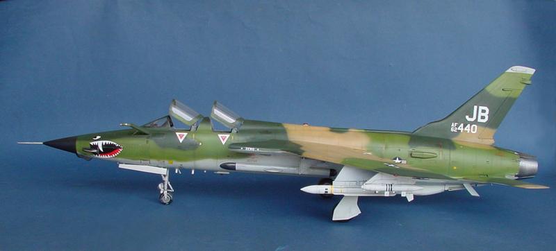 Republic F-105G Wild Weasel - 1/32 Scale - Trumpeter - TRU02202