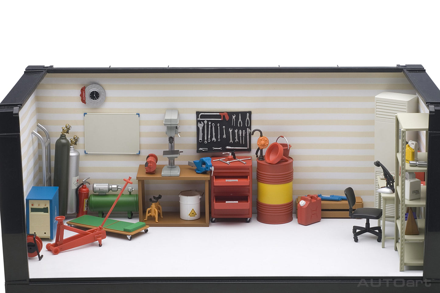 GARAGE SET 80 PCS - 1/18 Scale - Auto Art - AA49110