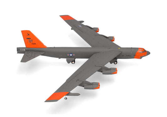 Boeing B-52H Stratofortress USAF - 1/200 Scale Herpa Wings 573726