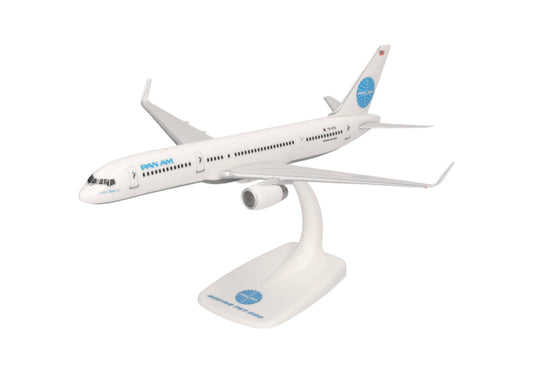 Boeing 757-200 Pan Am Desktop Display Model - 1/200 Scale Herpa 614603
