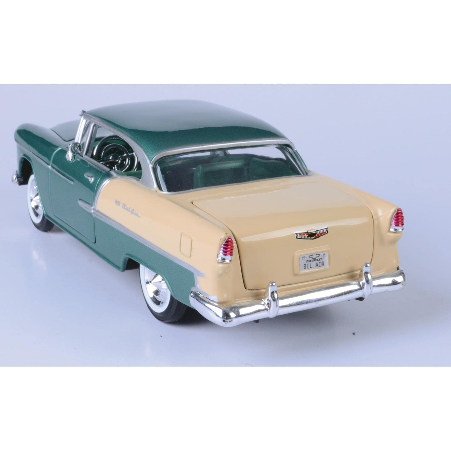 Chevy Bel Air Green 1955 - 1/24 Scale - MotorMax - MOT73229AC GREEN