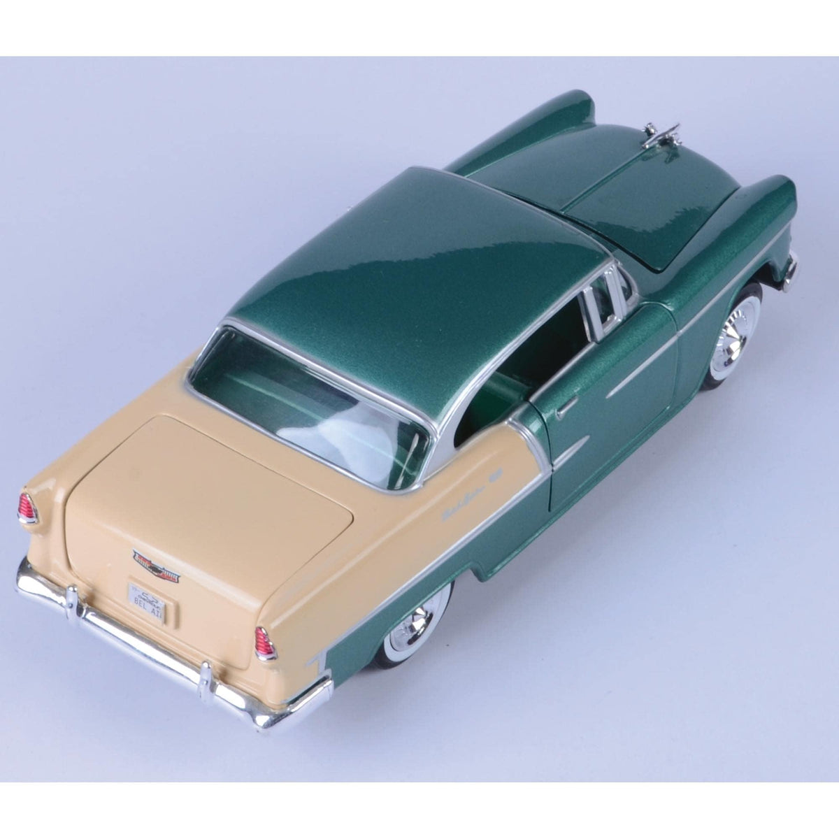 Chevy Bel Air Green 1955 - 1/24 Scale - MotorMax - MOT73229AC GREEN