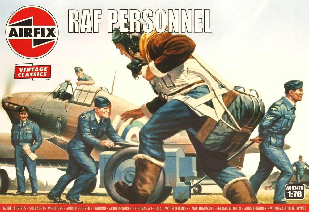 R.A.F Personnel 1/76 Scale A00747V