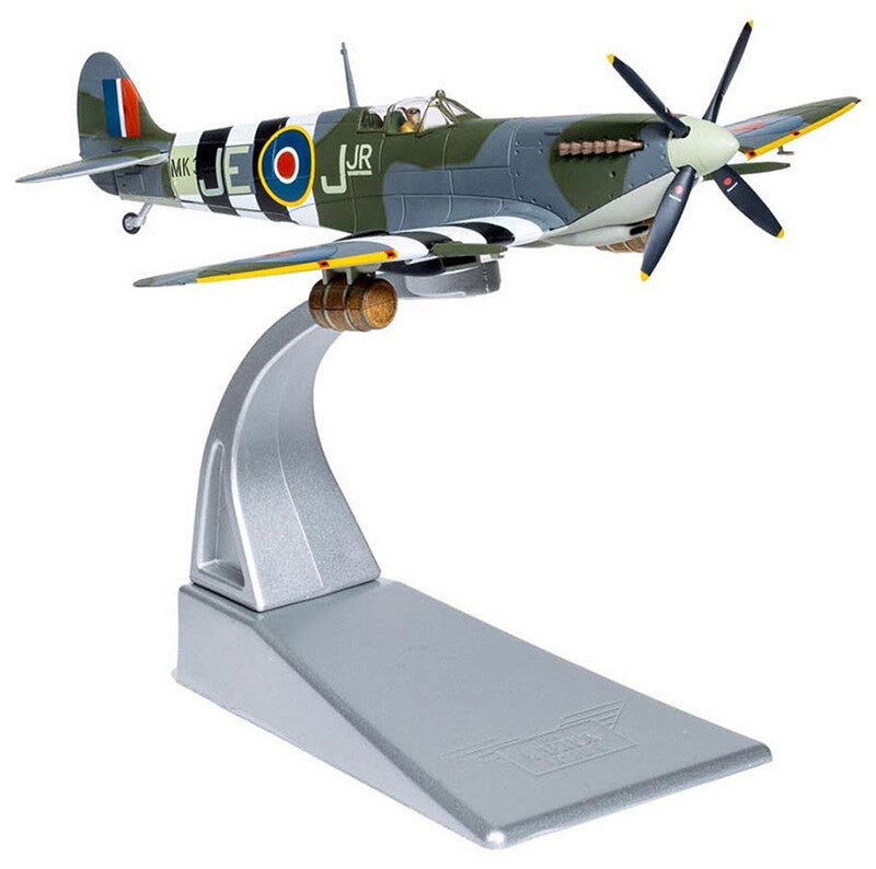 Supermarine Spitfire Mk. IX W/Cdr. J.E. Johnson - 1/72 Scale Corgi AA29101