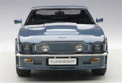 Aston Martin V8 Vantage  Blu '85 Damaged Trim 1/18 Scale  Auto Art AA70223