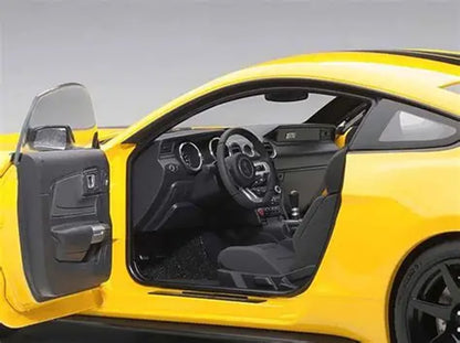 Ford Shelby Gt-350R Triple Yellow Black Stripes  1/18 Scale Auto Art AA72932